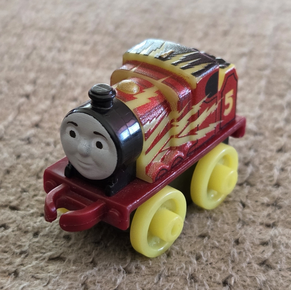 2014 James Glow in Dark Thomas the Train Mini Miniature Tank Engine Maroon J20A